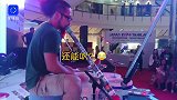 看日本大叔用废品做的乐器又打又吹