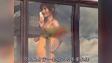 谢娜小腹隆起被疑二胎，新节目宣传照衣着宽松各种遮肚