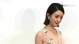 赵丽颖产后三个月发博晒照，漏出新染指甲油，要复出营业的节奏？