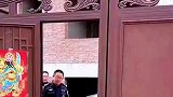 特警看望被领养的退役警犬旺旺，临别不舍心酸无奈！