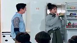 杨紫替毛不易介绍冰箱，小猴紫太有梗了，毛不易笑得脸都红了！