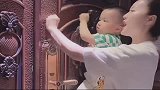 小姑子说来送礼，不料看到这礼品后，美女瞬间气炸了！