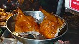 红烧和烤猪肉，街头肉摊