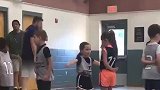 NBA球员争先转发！美国小萝莉防守因神似贝弗利走红