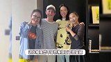 陈冠希陪老婆回老家探亲，8岁女儿像极秦舒培，合影拘谨抱紧妈妈