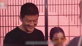 李亚鹏与女儿跑步做公益 李嫣秀出小蛮腰青春洋溢