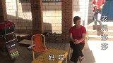 农村莎莎在家没事，想去三姨家住两天妈妈不让去，莎莎该怎么办呢