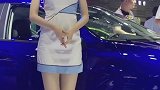 标致的铅笔腿；漂亮的脸蛋，小美女一枚