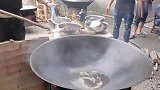 高端的食材在农村往往不需要高明的烹饪技术，柴火大灶简单而粗暴