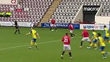 第47分钟莫克姆球员库尼射门 - 打偏