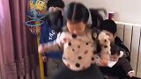 向往的童趣：宝贝和爸爸玩游戏