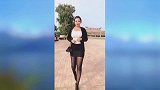 白领这样搭配衣服，走起路来气场真足