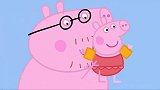 小猪佩奇：孩子们胡闹，猪爸爸却很配合，把自己埋在了沙子里！