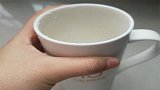 茶杯茶渍难清洁？学会这招，不管多顽固的茶渍一冲就掉，真是厉害