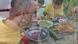 大彭第一次做粉蒸肉，做法简单，香辣可口，大口吃真过瘾