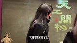 刘亦菲看舞剧戴口罩也挡不住美貌