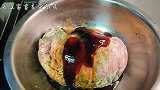 调饺子馅第1步加水就错了,难怪没饭店的好吃,看大厨的操作