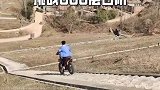 挑战888层台阶，这小伙真牛啊