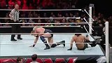 WWE-14年-RAW第1120期：罗林斯心狠手辣胜利后继续狂揍丝袜哥-花絮