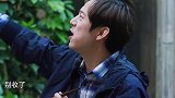 佟丽娅太逗了，把吃完的垃圾都扔到了刘宪华碗里，大华一脸懵