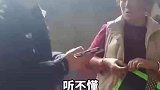骗子生涯遭遇“滑铁卢”，说了几十分钟，大妈只听懂了一句