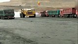 工地上的“巨无霸”洒水车，很霸气