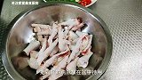 饭店的柠檬鸡爪到底有什么技巧呢？原来8分钟是关键，看大厨做法
