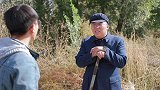 小伙开豪车去女朋友家，第一次见老丈人就大骂糟老头子，结局真逗
