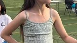 女生运动会报名这项目，进赛道腿竟“消失”，有一种野性的美