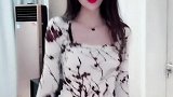 紧身包臀裙美女小姐姐很吸睛，亭亭玉立身材真好看！