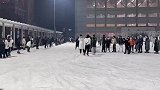 学生校园滑冰开通校园高铁
