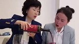 韩国婆婆和丈母娘聚会，眼前这一幕，你觉得哪位酒量更好呢