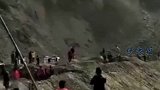 克什米尔地区发生山体大面积滑坡 民众疯狂奔跑逃命印度