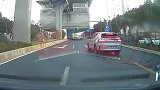 在快车道突然停车，实习车害人啊！