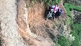 美女胆子真大，说实话男的都没有几个能开的上去