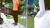 去工作的路上来个吴老大步伐