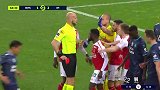 第69分钟兰斯球员费斯两黄变一红