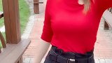80后的老阿姨、趁着小区没人得瑟一下