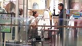 外国小伙恶搞，拒绝中国女生