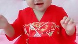 掀起红盖头，就被宝宝迷住了