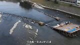 太过分了，整条河道全部被拦截，大鱼小鱼通通不放过