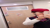 颜值超高的乘务员小姐姐，眨眼的那一刻像极了爱情！