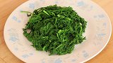 又到了挖野菜的季节，田间的“麦蒿”是个宝，营养健康味道棒