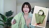 卫衣舒适又百搭，难怪时尚达人对它情有独钟，春季这样穿就对了