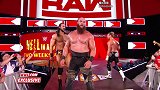 WWE-18年-RAW第1319期未播出画面 怪兽帮摆出捍卫者手势引发全场嘘声-花絮