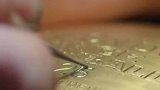金球奖官方发布视频：2025年的奖杯已经镌刻完成