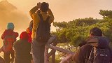 我携云海日出以赠你，仍觉漫山云海不及你
