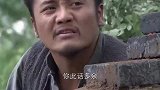男子瞧不起美女不懂炮，谁知美女比手势一瞄，直接把鬼子炮楼炸了
