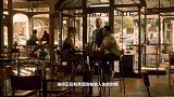 老外街头魔术，纸牌无损穿过高速旋转的扇叶，小姐姐都惊呆了