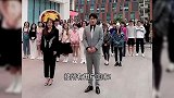 辛巴白下跪了？五万台手机来源成迷，网红带货套路被网友扒光！